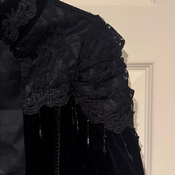 Spirit of Halloween victorian vampire jacket - Picture 4 of 6